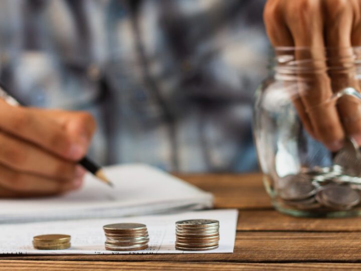 Dicas para vendedores que querem construir uma reserva financeira sólida para os meses fracos